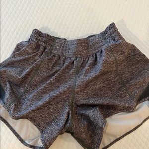 Lululemon Hotty Hot Shorts (Heather grey)